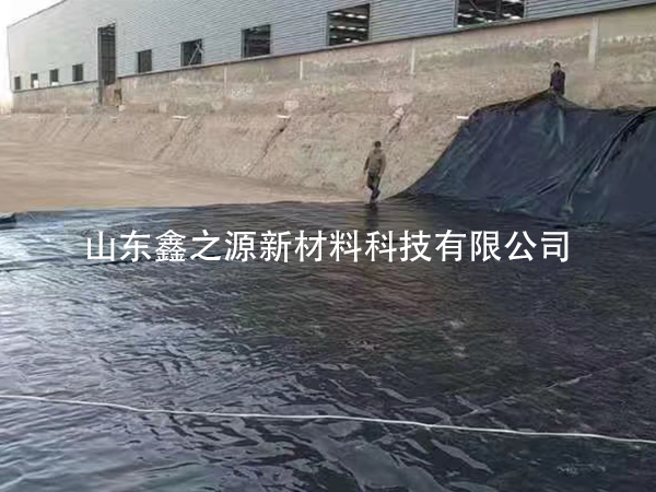 黑膜沼氣池使用過程中出現(xiàn)廢渣該如何處理？