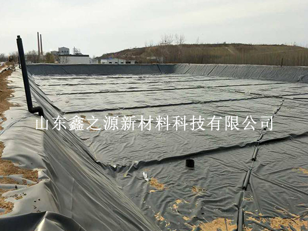 油田防滲膜鋪設(shè)技巧：高效、環(huán)保的鋪設(shè)新策略