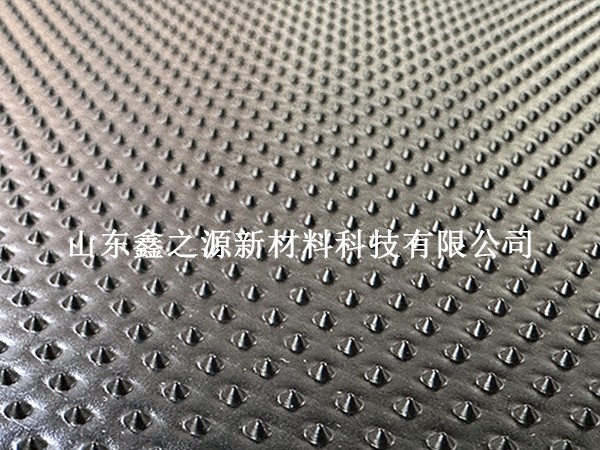 駐點(diǎn)土工膜厚度生產(chǎn)技巧：精準(zhǔn)控制，高效產(chǎn)出