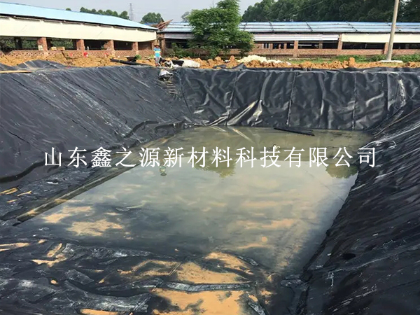 做好沼氣池黑膜的剪接工作，既節(jié)約又高效
